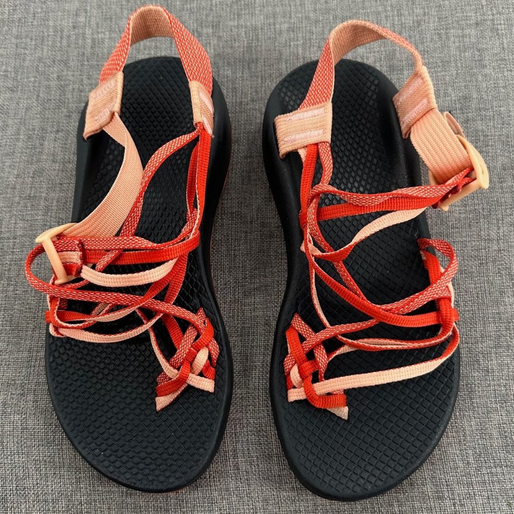 Chaco Strappy Sandals Black & Orange one Toe Loop insert Size 7 Very Good Pre-Ow